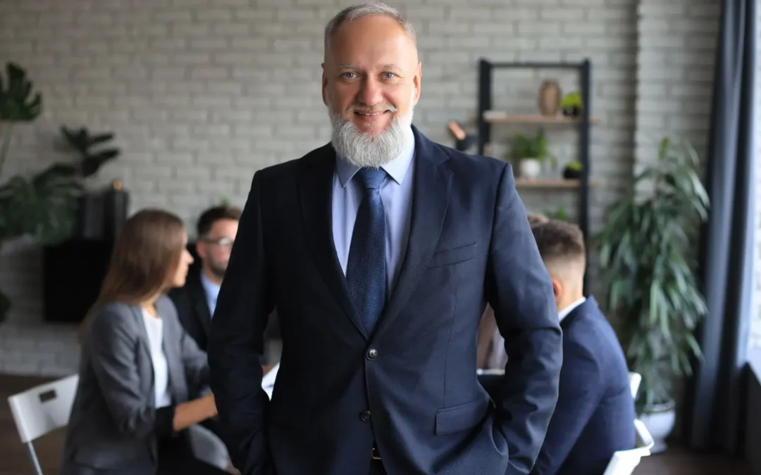 Diferencia entre CEO y director general.
